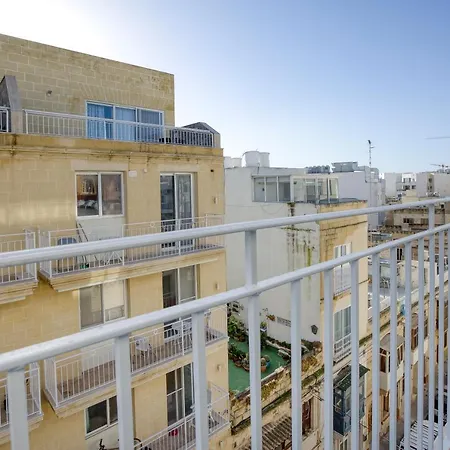 5th Floor Brand New Apt, With Prvt Balcony & Wifi By 360 Estates דירה *