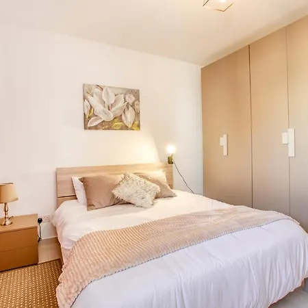 5th Floor Brand New Apt, With Prvt Balcony & Wifi By 360 Estates *